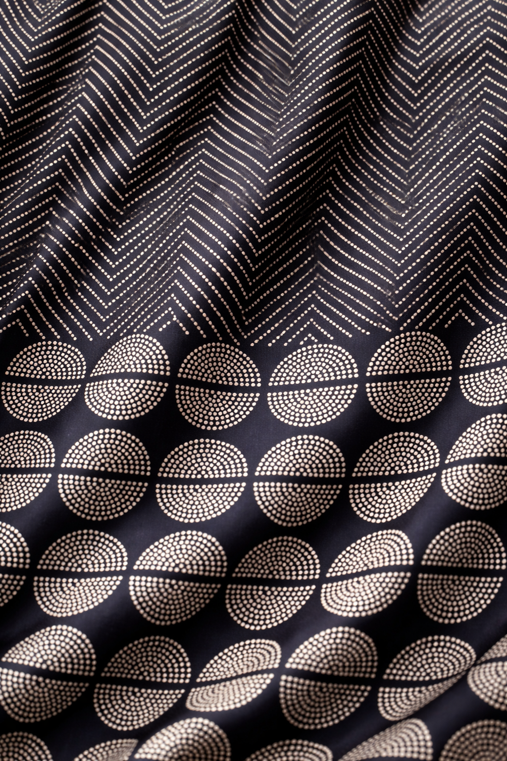 Monochrome Pulse - Satin