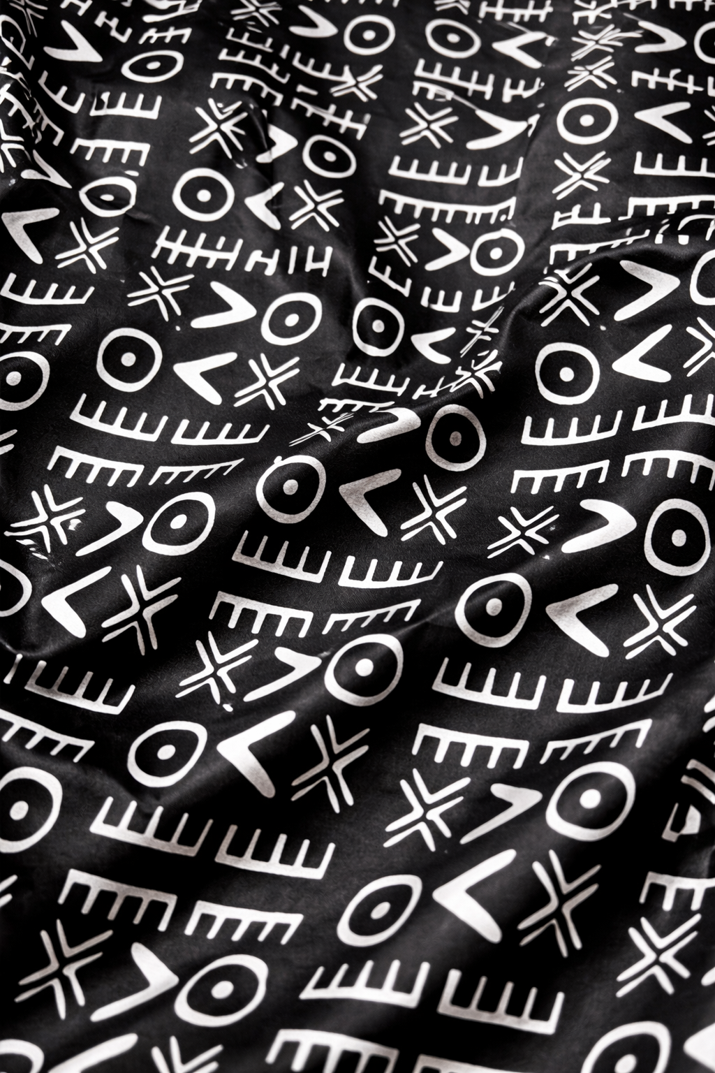 Monochrome Pulse - Satin